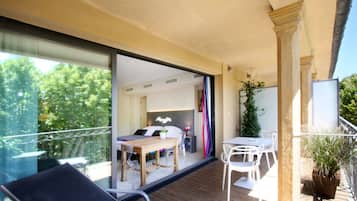 Suite, 1 Queen Bed, Terrace | Balcony