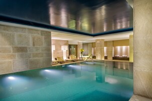 Couples treatment rooms, body treatments, aromatherapy, body wraps