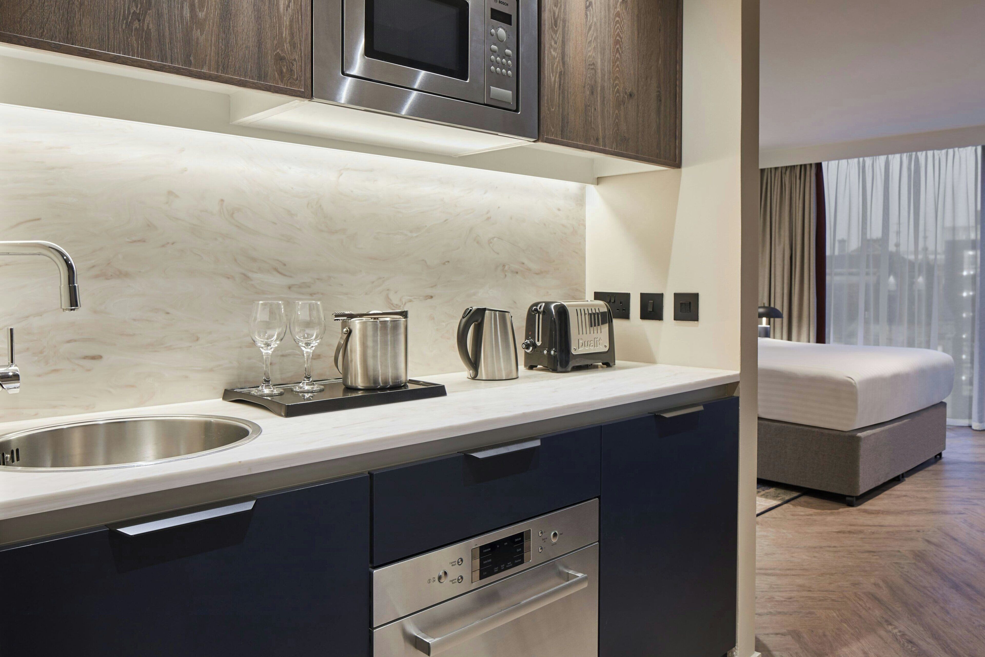 Frigobar, microondas, lavavajillas, tetera/pava eléctrica