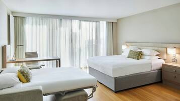 Studio, 1 Queen Bed with Sofa bed, Non Smoking | 1 bedroom, hypo-allergenic bedding, in-room safe, desk