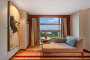 Premier Room, 1 King Bed, Executive Level | 1 bedroom, free minibar, in-room safe, individually decorated