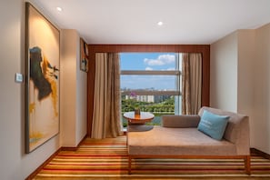 Premier Room, 1 King Bed, Executive Level | 1 bedroom, free minibar, in-room safe, individually decorated