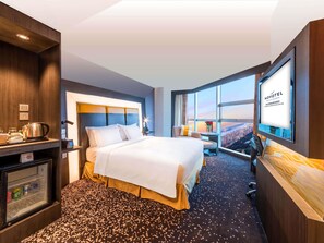 Superior Room, 1 King Bed, City View | 1 bedroom, free minibar, in-room safe, individually decorated