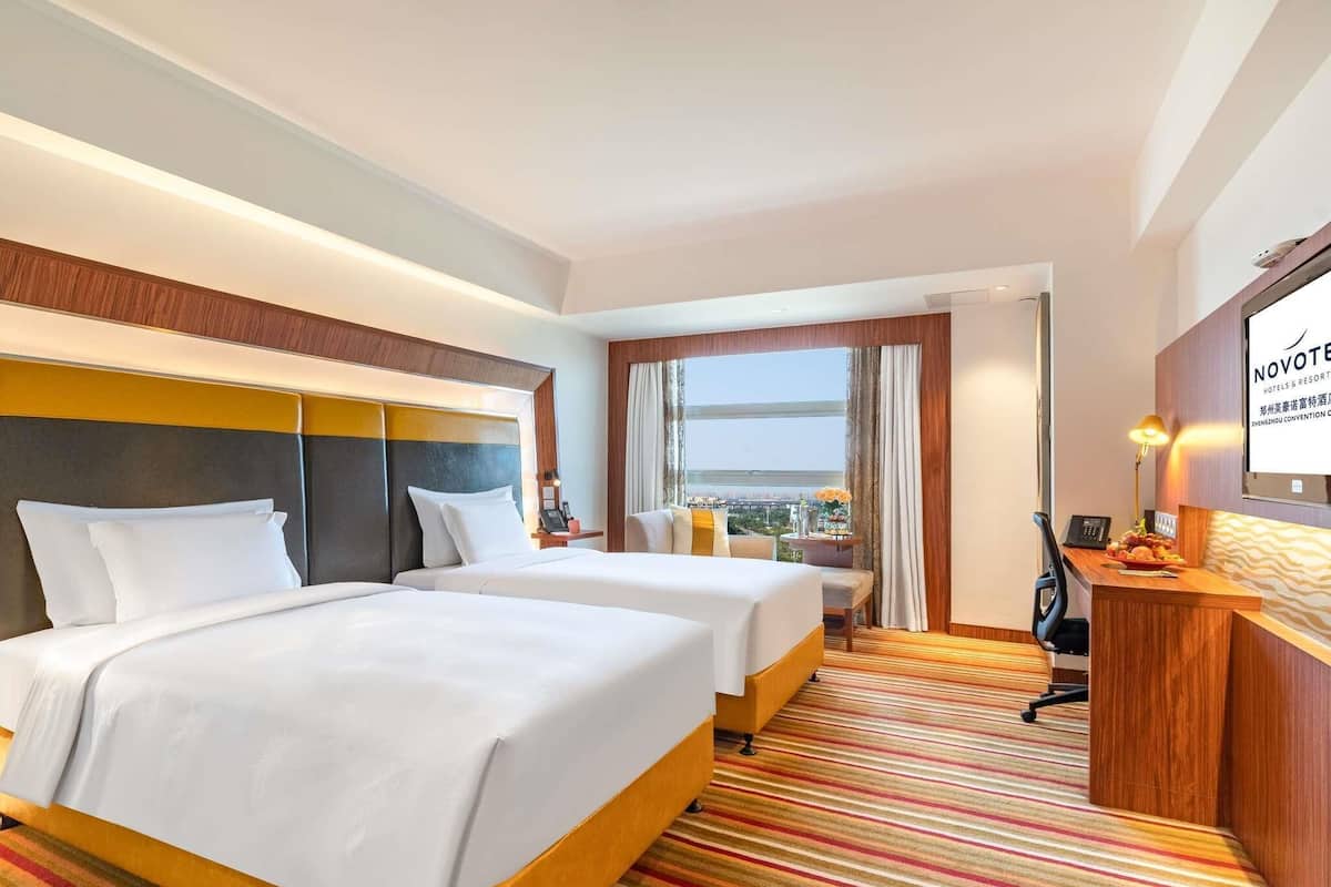 Ilmaiset minibaarituotteet, tallelokero huoneessa