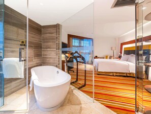 1 bedroom, free minibar, in-room safe, individually decorated
