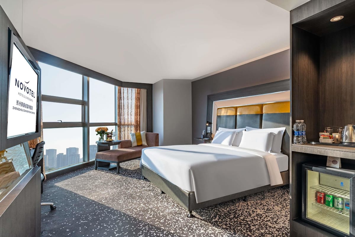 Superior Room, 1 King Bed