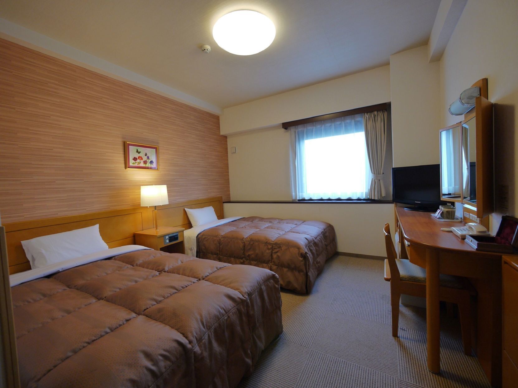 Desk, free WiFi, bed sheets