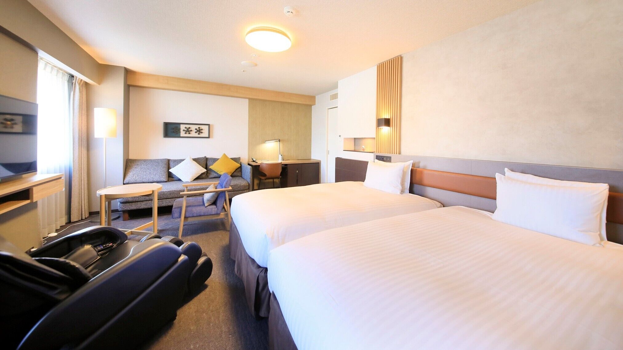 Desk, free WiFi, bed sheets