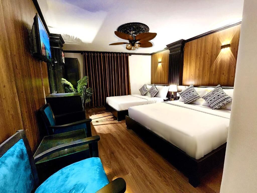 Minibar, in-room safe, desk, free WiFi