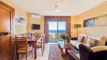 Classic-Apartment, 1 Schlafzimmer, Terrasse, eingeschränkter Meerblick | Hochwertige Bettwaren, Zimmersafe, Bügeleisen/Bügelbrett