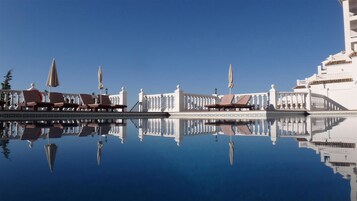 Indoor pool, 2 outdoor pools, sun loungers