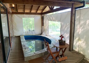 3 piscinas techadas, una piscina al aire libre de temporada