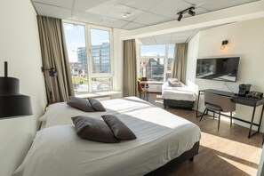 Basic Triple Room, City View | Desk, free WiFi, bed sheets - Leeuwarder Euro Hotel (Leeuwarden)