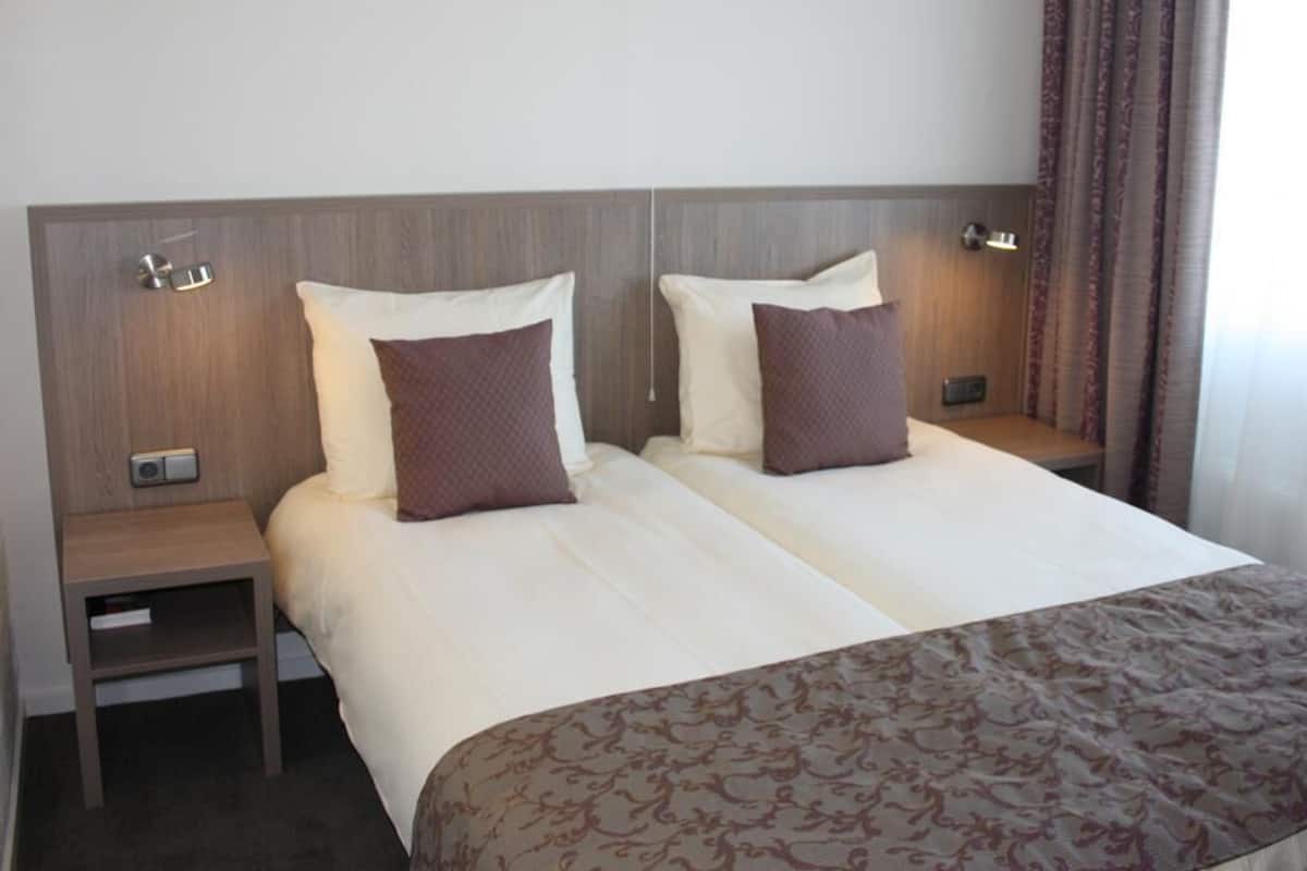 Basic Double Room, City View | Desk, free WiFi, bed sheets