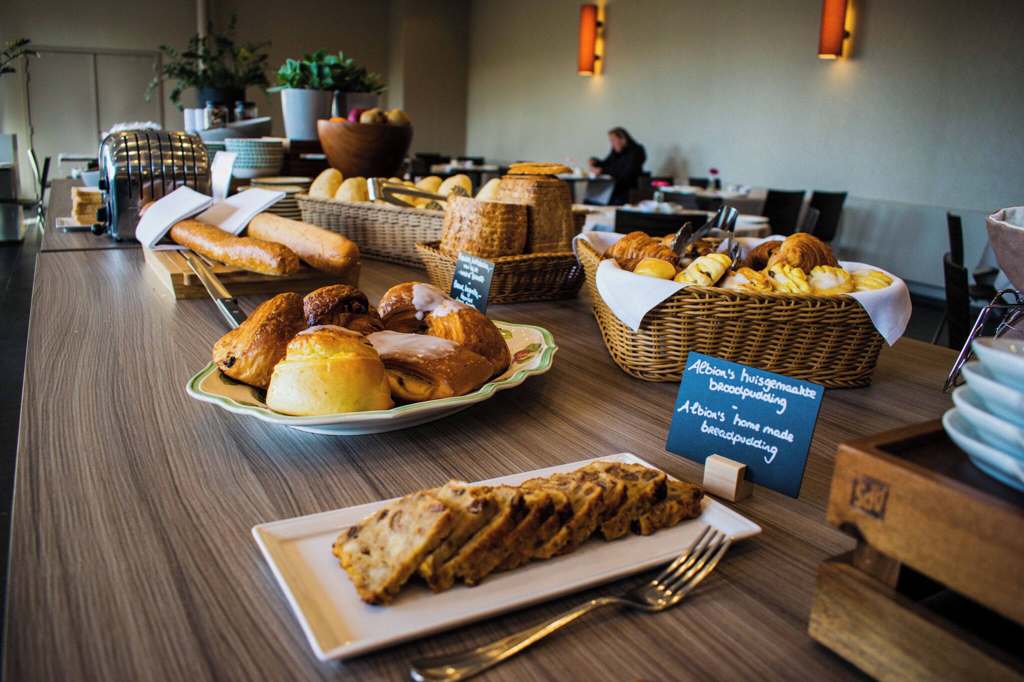 Café da manhã com buffet todos os dias (EUR 21 por pessoa) 