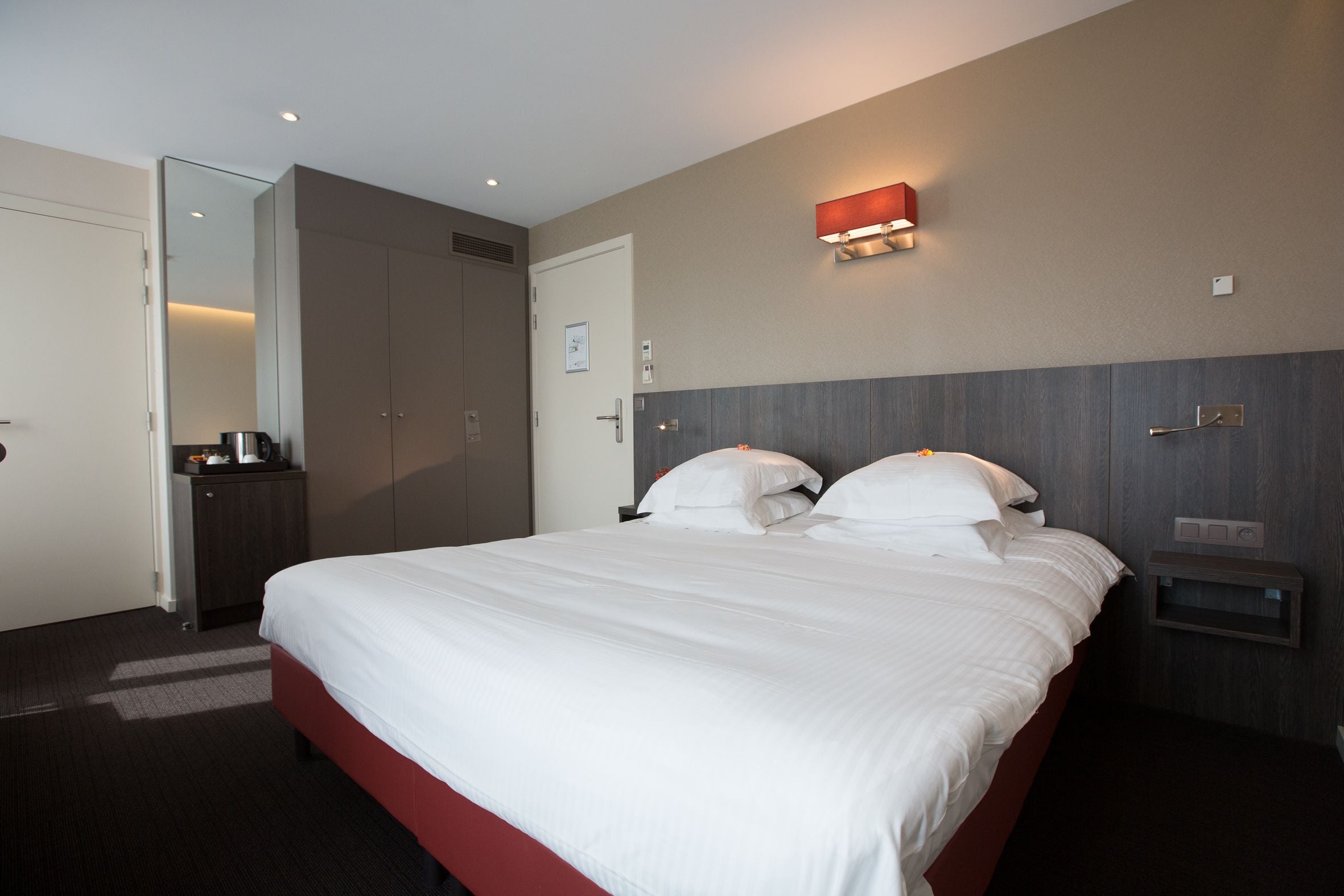 premium double room | 1 bedroom, hypo-allergenic bedding, desk, blackout curtains