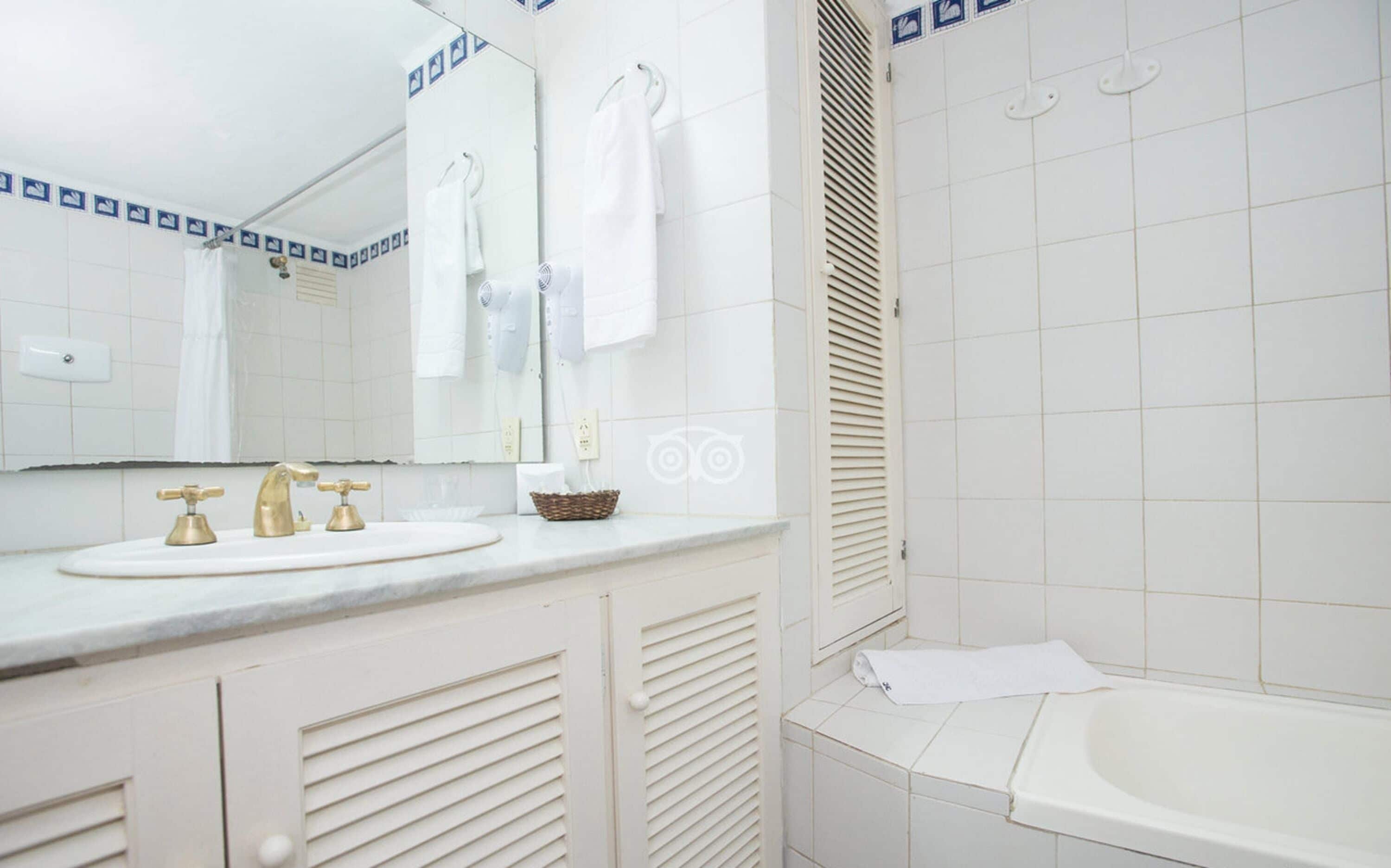 rainfall showerhead, free toiletries, hair dryer, bidet