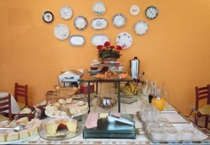 Gratis morgenmadsbuffet hver dag