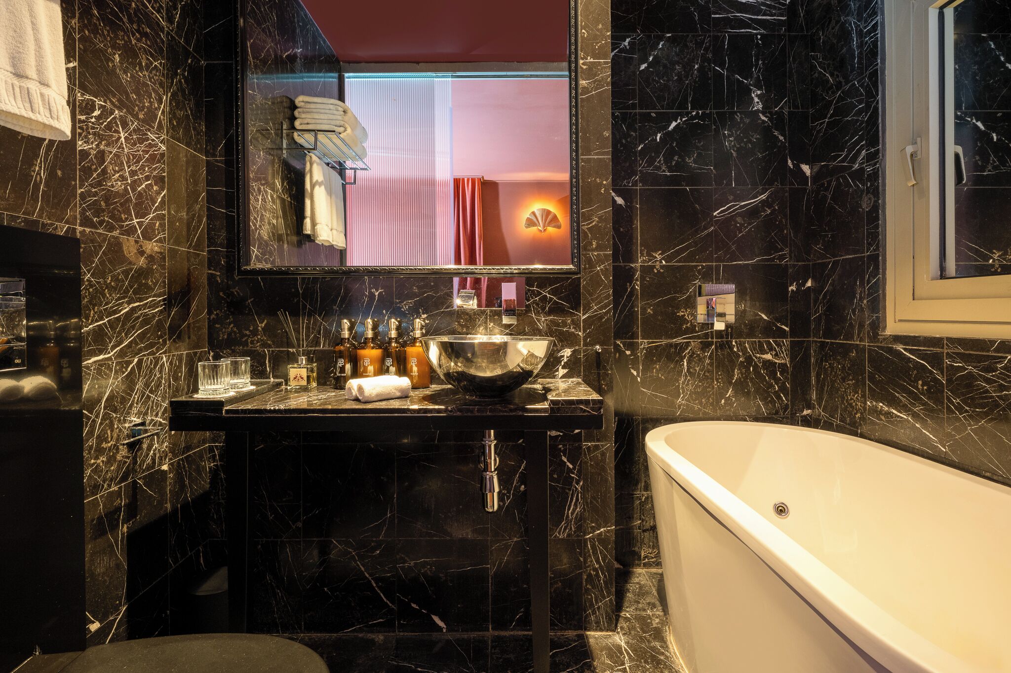 deluxe room, city view | bathroom | free toiletries, hair dryer, bathrobes, slippers