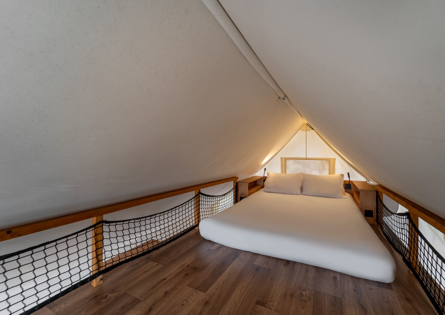 Tente, 2 chambres (Glamping) | 1 chambre, Wi-Fi gratuit, draps fournis
