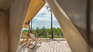 Tienda de campaña panorámica, 2 habitaciones (Glamping) | Terraza o patio