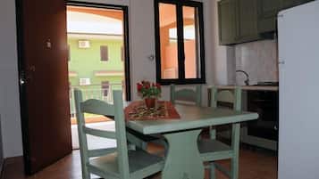 Full-size fridge, stovetop