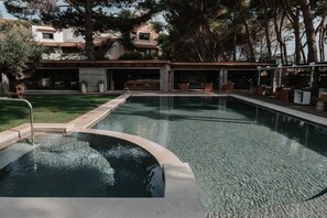 Outdoor pool, sun loungers