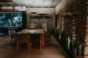 2 restaurants servant le petit déjeuner, spécialités Cuisine coréenne