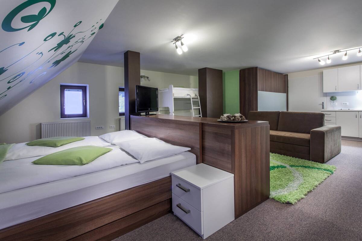 family room, multiple beds | desk, blackout curtains, free wifi, bed sheets