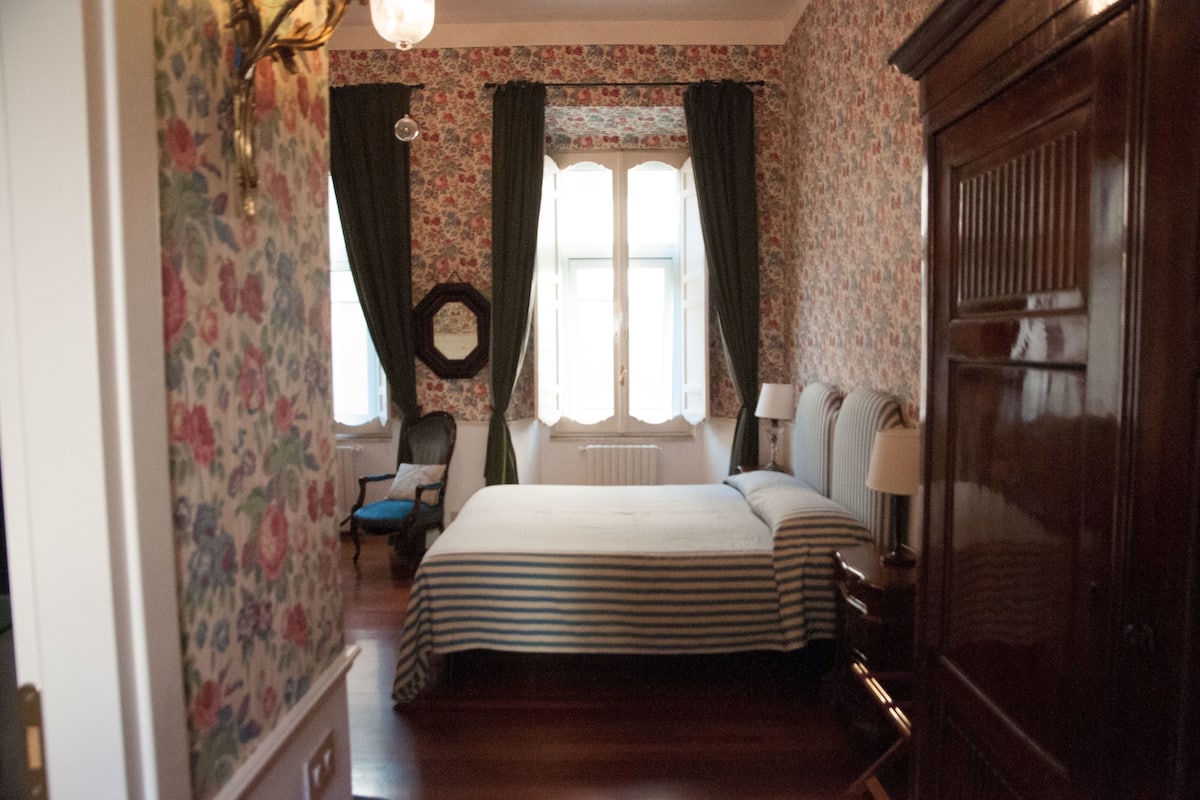 Camera tripla | Biancheria da letto di alta qualità, minibar, una cassaforte in camera