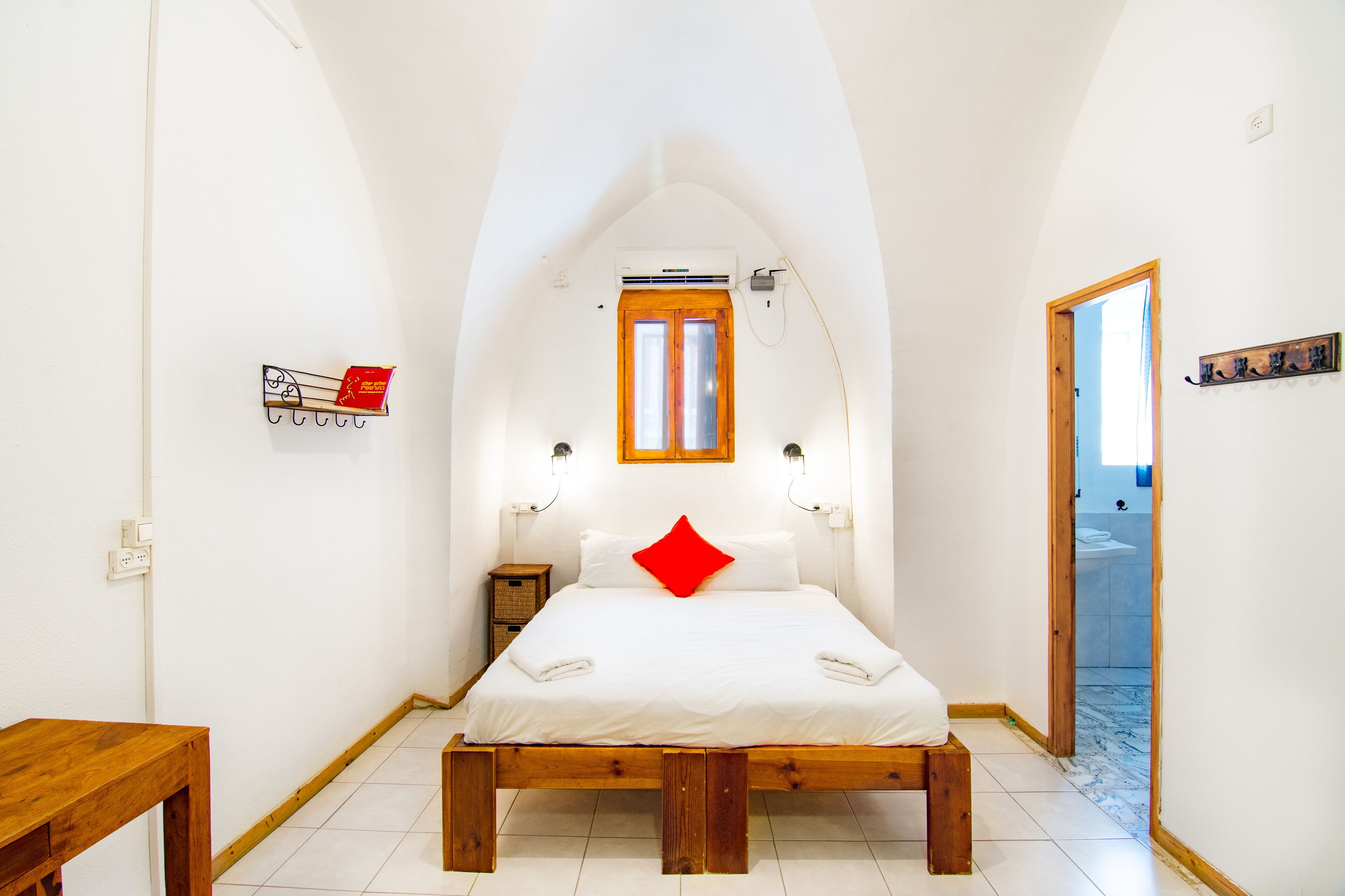 Superior Double Room, Ensuite | Iron/ironing board, free WiFi, bed sheets