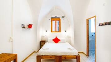 Superior Double Room, Ensuite | Iron/ironing board, free WiFi, bed sheets