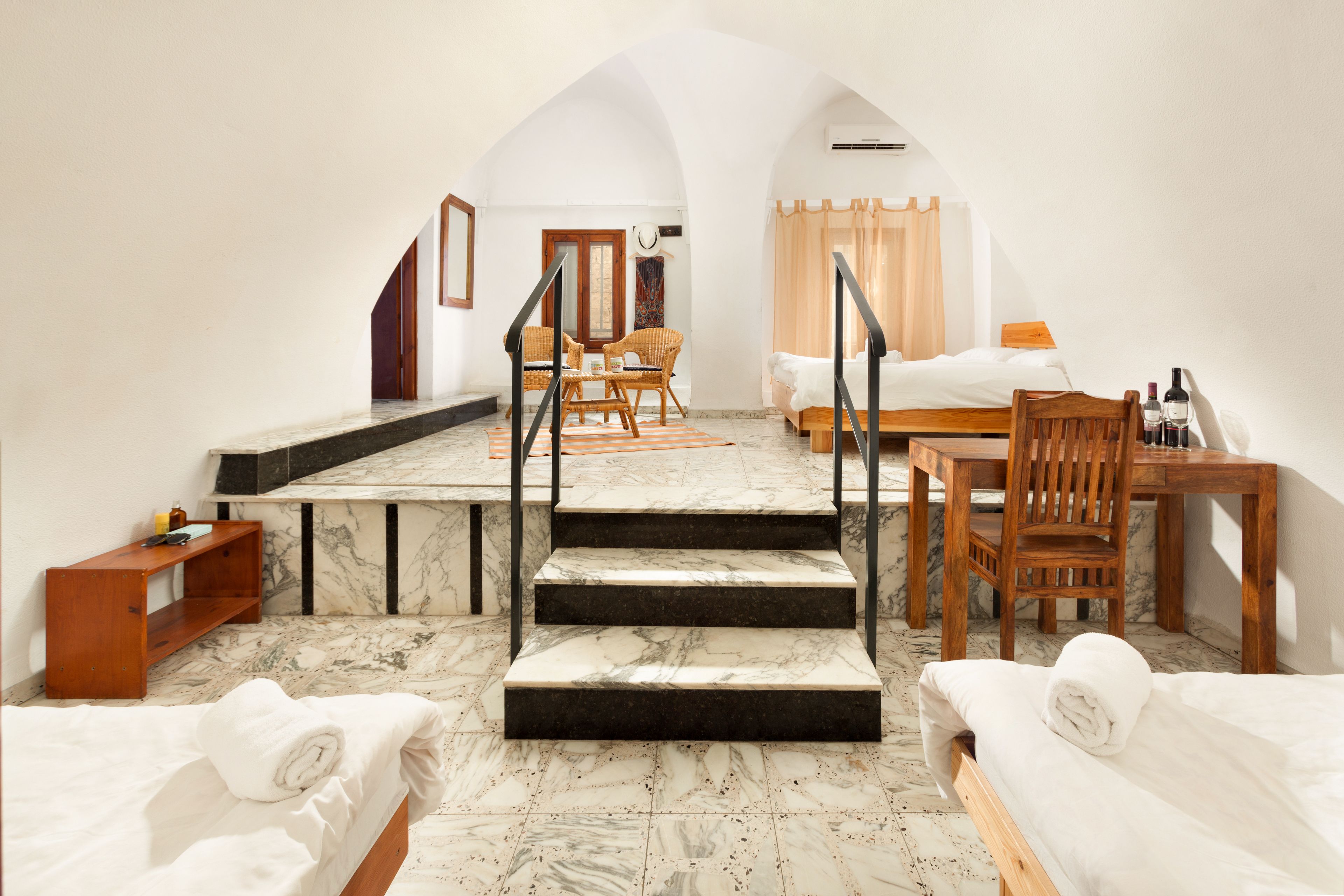 Family Room, Ensuite (4 beds) | Iron/ironing board, free WiFi, bed sheets