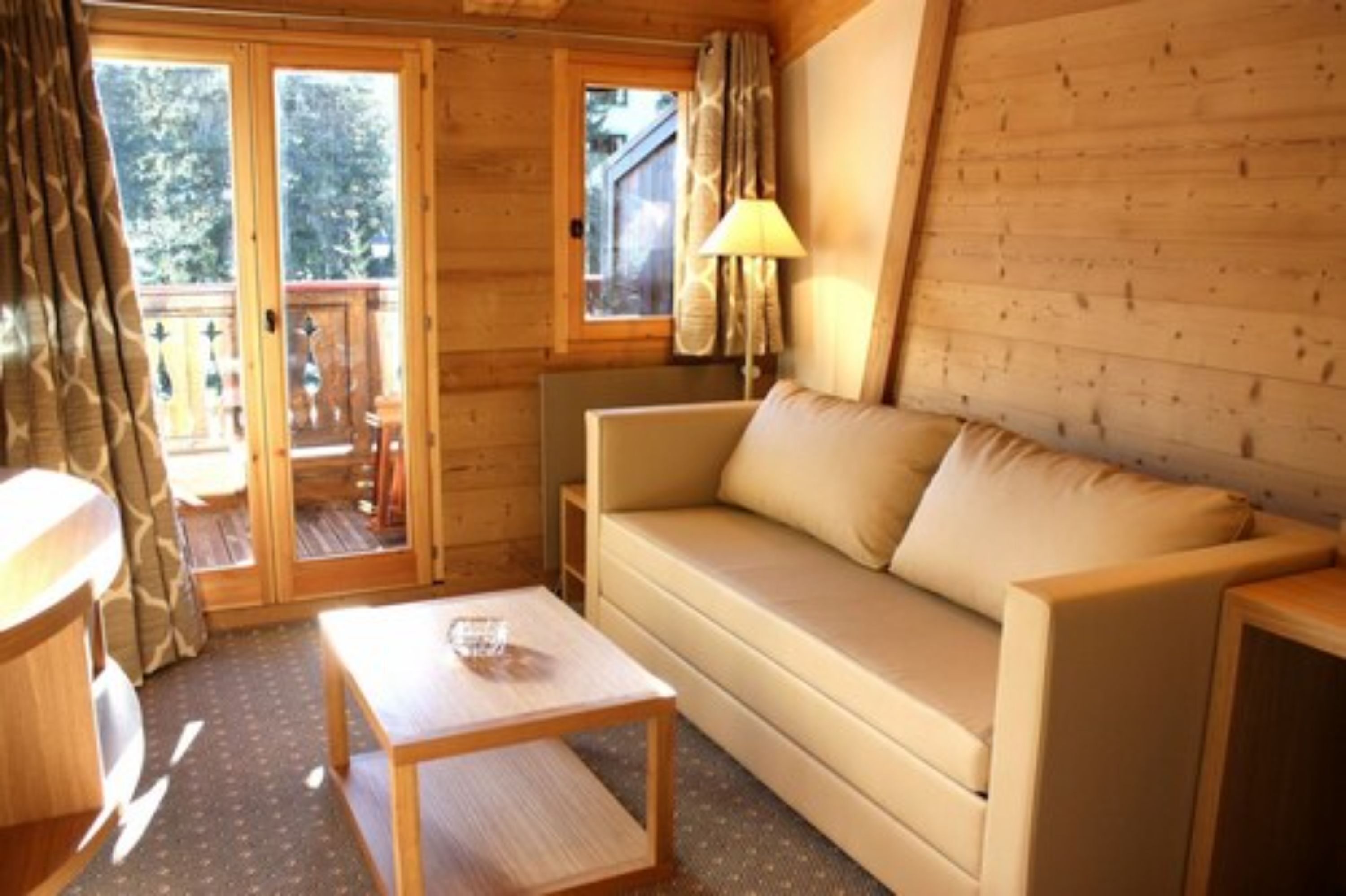 junior studio, balcony (south) | living area | fireplace