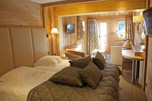 Select Comfort beds, in-room safe, individually decorated, bed sheets - Les Ducs de Savoie (Courchevel)