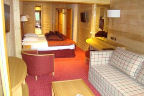 Junior Studio, Balcony (South) | Select Comfort beds, in-room safe, individually decorated, bed sheets - Les Ducs de Savoie (Courchevel)