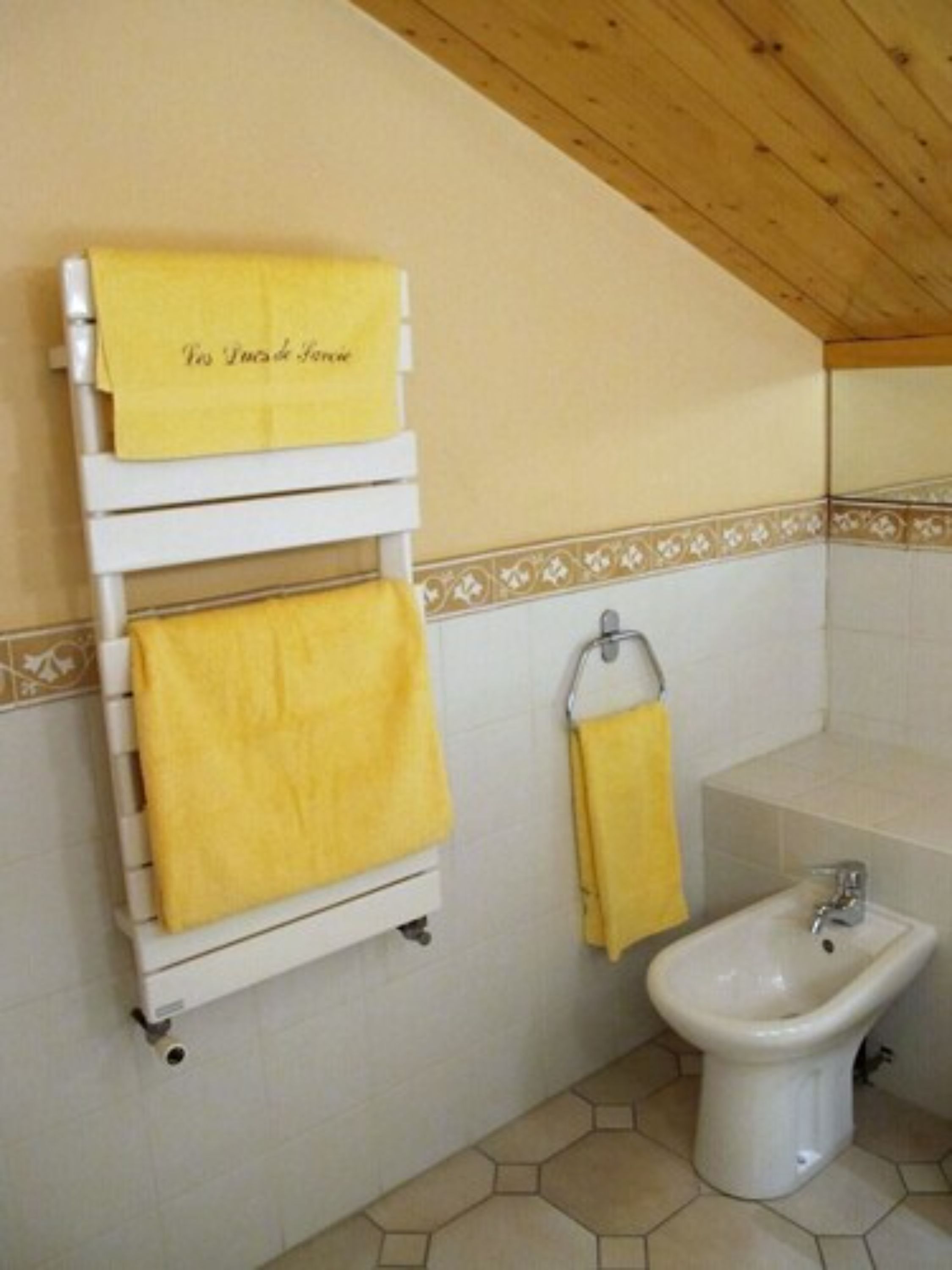 superior room large balcony with fireplace | bathroom | towels