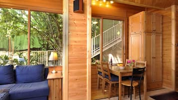 Suite with Mountain View (Eshed) | In-room dining