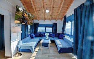 Panoramic View | Soundproofing, free WiFi, wheelchair access