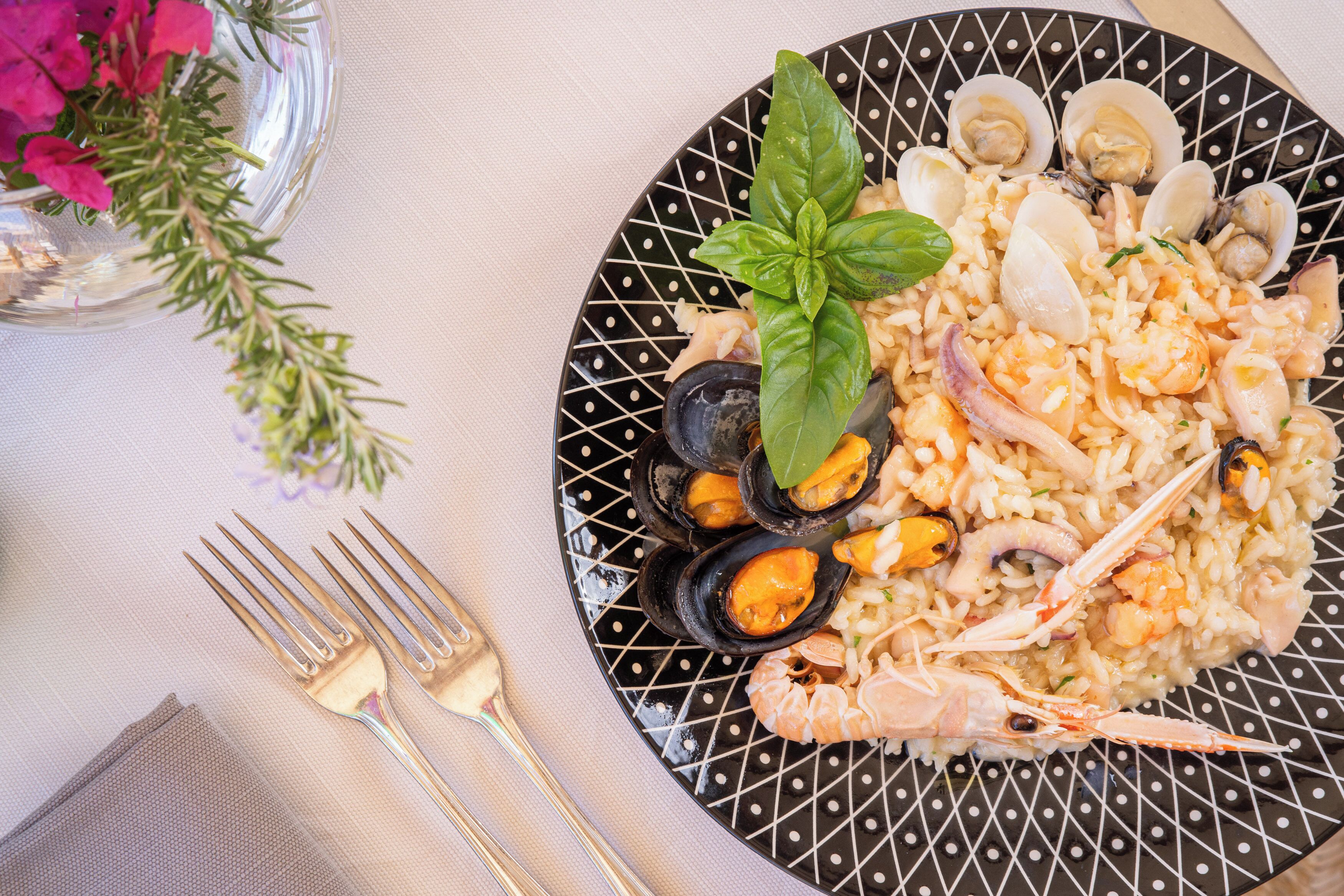 lunch served, pool views