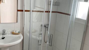 Single Room | Bathroom