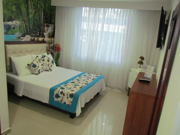 Double Room | In-room safe, individually decorated, desk, iron/ironing board - Hotel Elite Tequendama Cali (Cali)