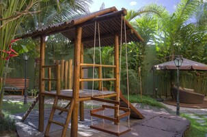 Área de juegos infantiles al aire libre