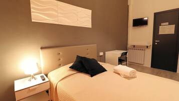 Chambre Simple | Minibar, ameublement personnalisé, bureau