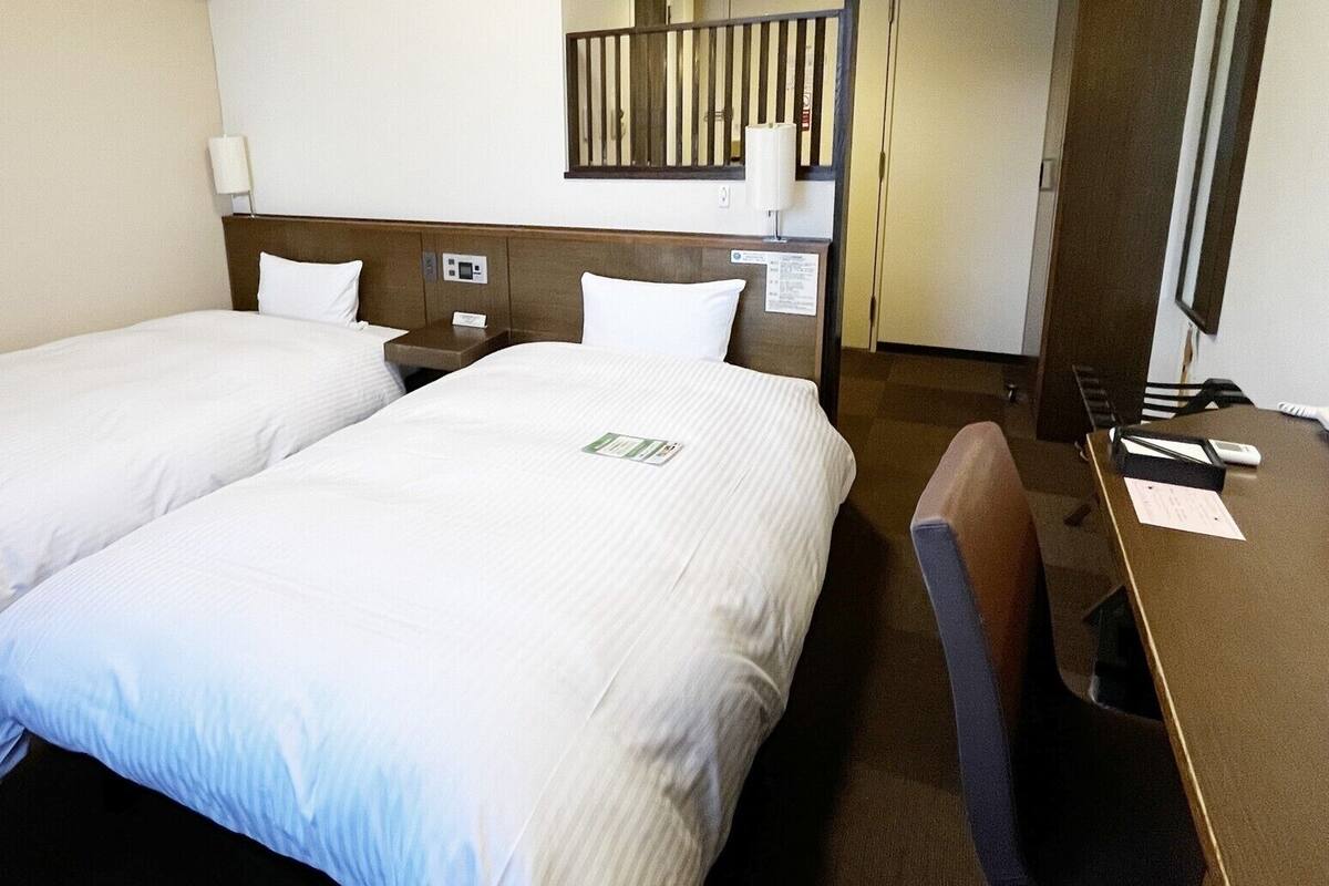 Desk, free WiFi, bed sheets