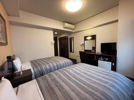 デスク、WiFi (無料)、ベッドシーツ