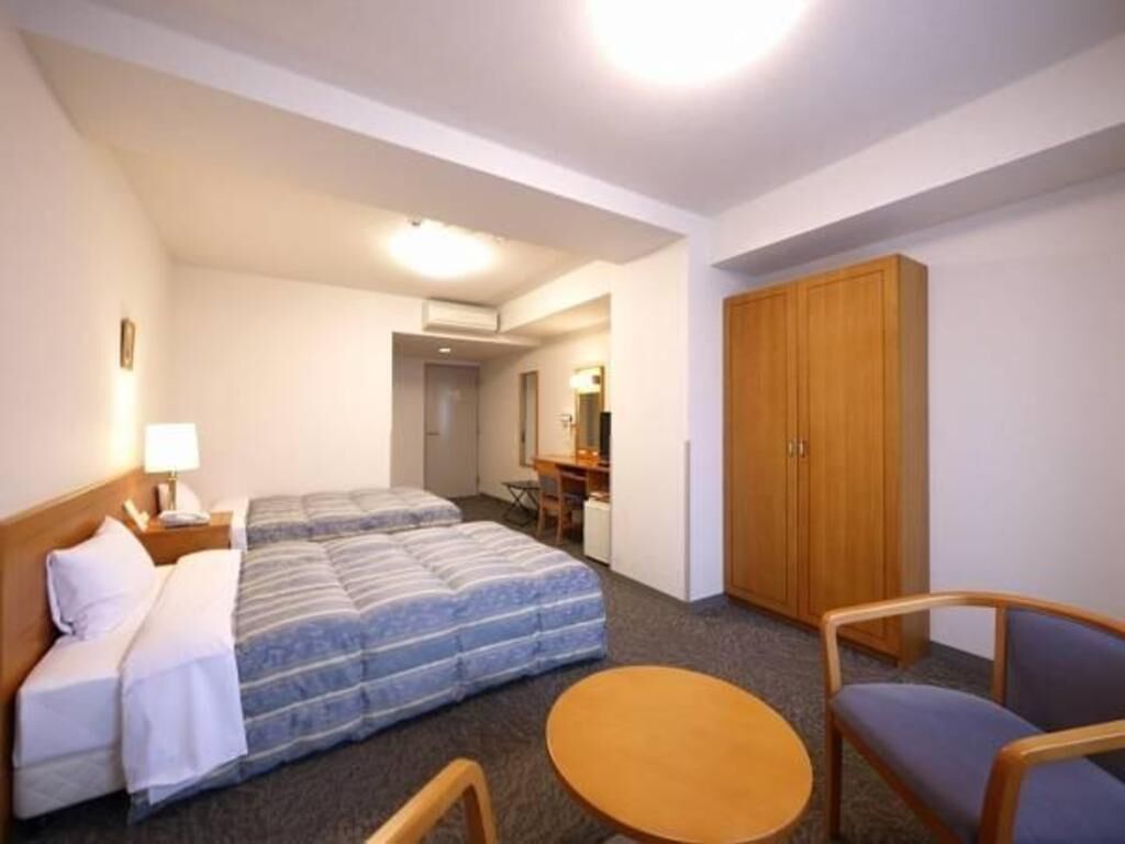 Työpöytä, ilmainen Wi-Fi, vuodevaatteet