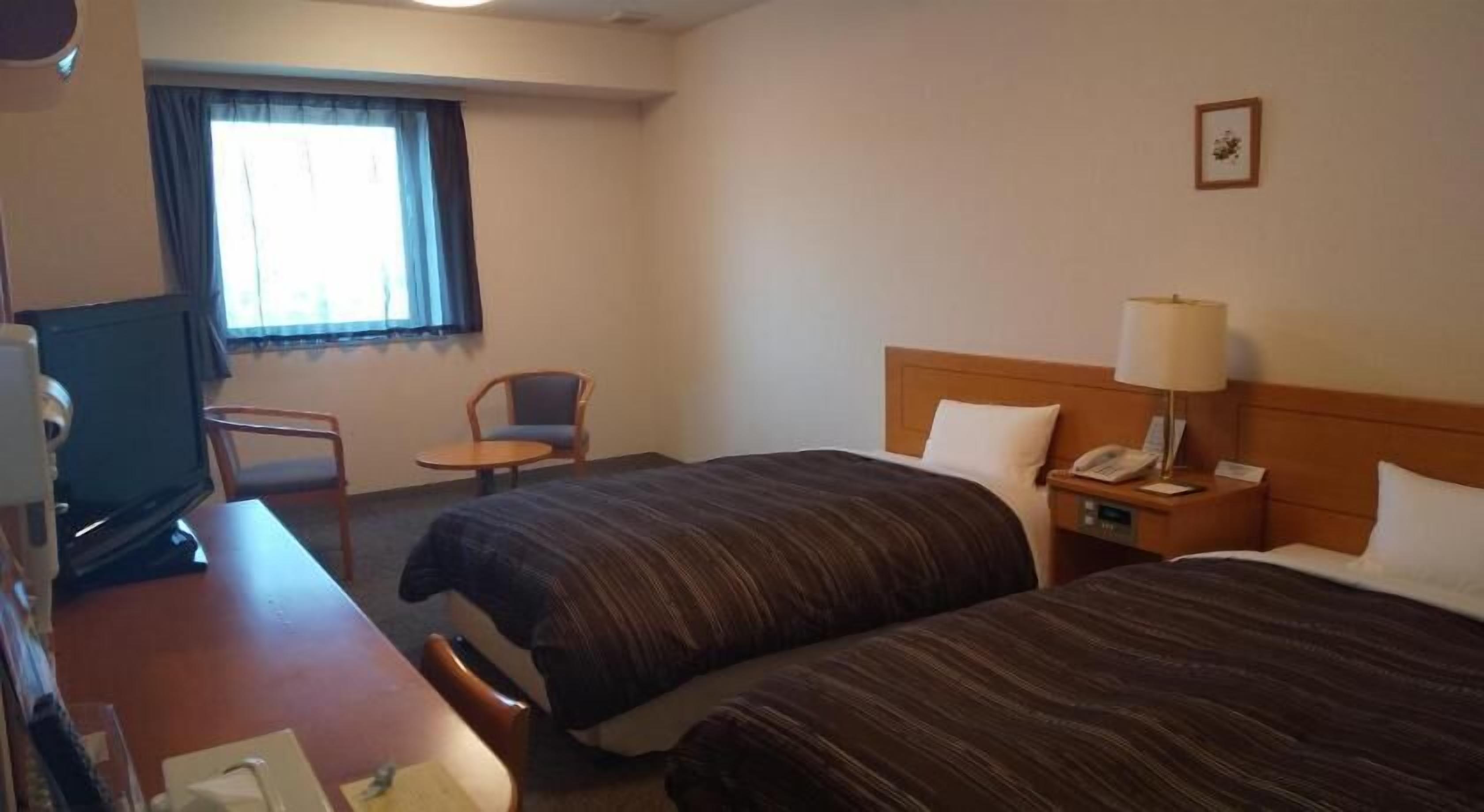 Työpöytä, ilmainen Wi-Fi, vuodevaatteet