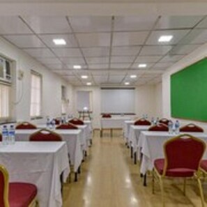 Meeting facility - Hotel Ajanta Juhu near Juhu Beach  (Mumbai)