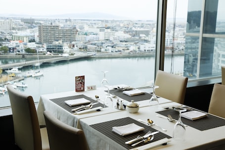Restaurant. Grandvrio Hotel Tokushima